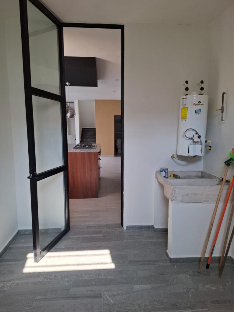 59a7e3e6 6bab 445c ba4a cd9942ea76eb 768x1024